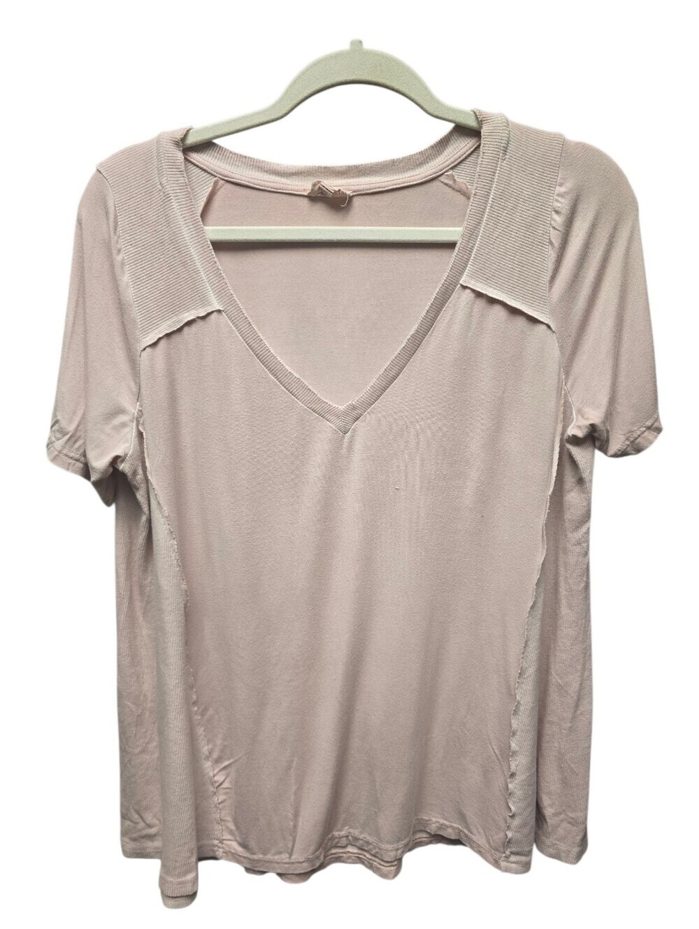Pol Ribbed knit panel exposed, Raw Hem V-Neck Short Sleeve Top Soft Blush Sz.M